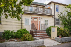 74R Cozy & Lovely Apartment in Quincy
